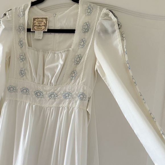 Gimme Sax Vintage dress with blue floral details - Picture 2 of 6